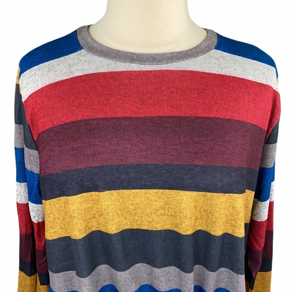 Plus Size Striped Twist Hem Long Sleeve Tee - Picture 4 of 9